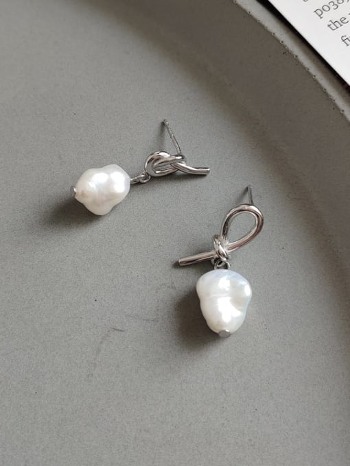 Boomer Cat 925 Sterling Silver Imitation Pearl White Irregular Vintage Knotted Earrings 0