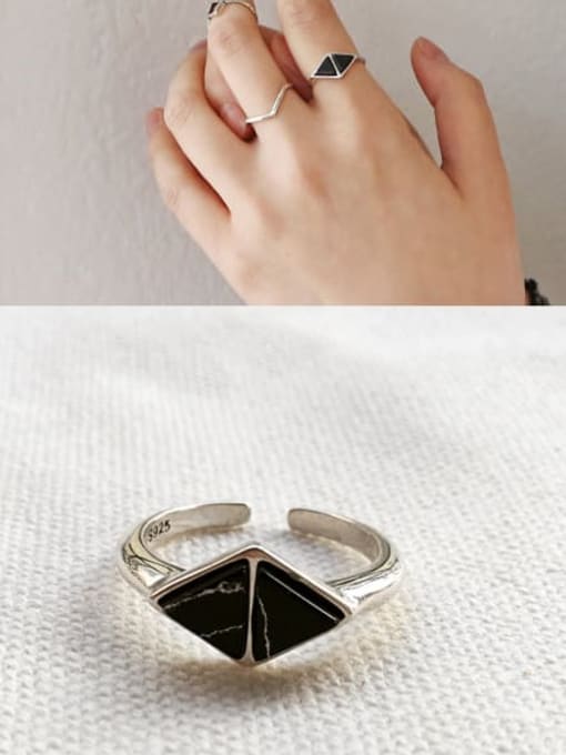 Boomer Cat 925 Sterling Silver AcrylicSymmetrical Triangle Vintage Free SIze Midi Ring 1
