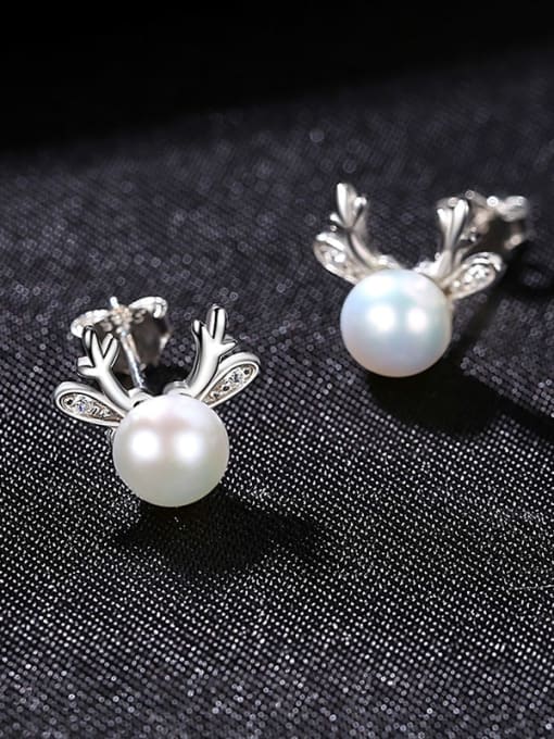 White 2I04 925 Sterling Silver   Minimalist Antler Imitation Pearl Stud Earrings
