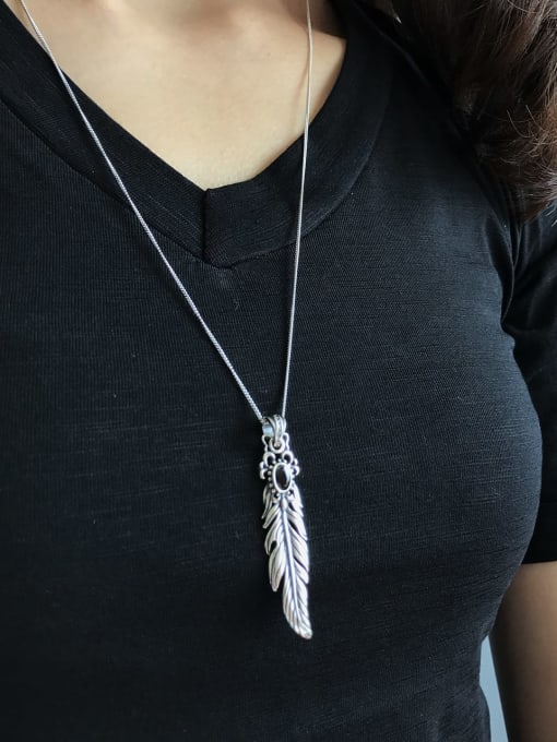 Boomer Cat 925 Sterling Silver Cubic Zirconia Feather Pendant Necklace 1