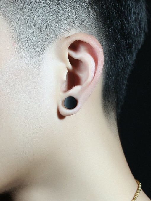 Open Sky Titanium Round Minimalist Stud Earring 1