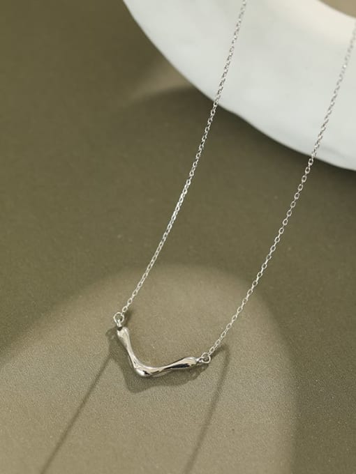 DAKA 925 Sterling Silver Minimalist  V letter Pendant Necklace 4