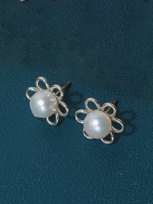 platinum Brass Freshwater Pearl Flower Minimalist Stud Earring