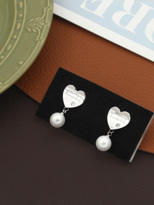 White Brass Imitation Pearl White Heart Minimalist Drop Earring