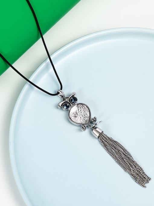 Lin Liang Rhinestone Blue Tassel Minimalist Long Strand Necklace