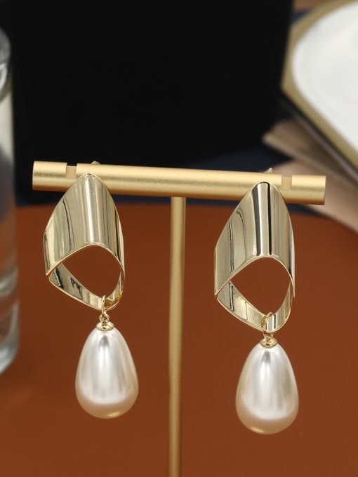 Gold Brass Imitation Pearl White Geometric Classic Drop Earring