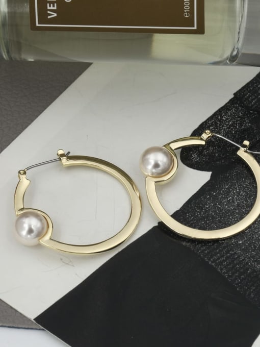 Gold Brass Imitation Pearl White Round Classic Hoop Earring