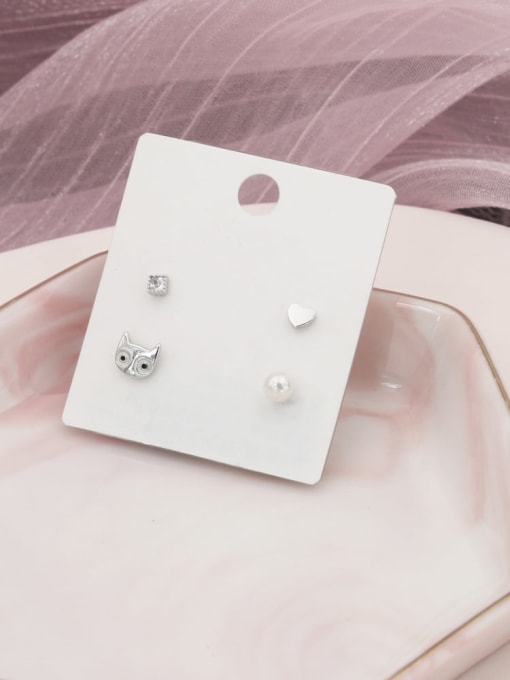 Lin Liang Brass Imitation Pearl White Cat Classic Stud Earring 1