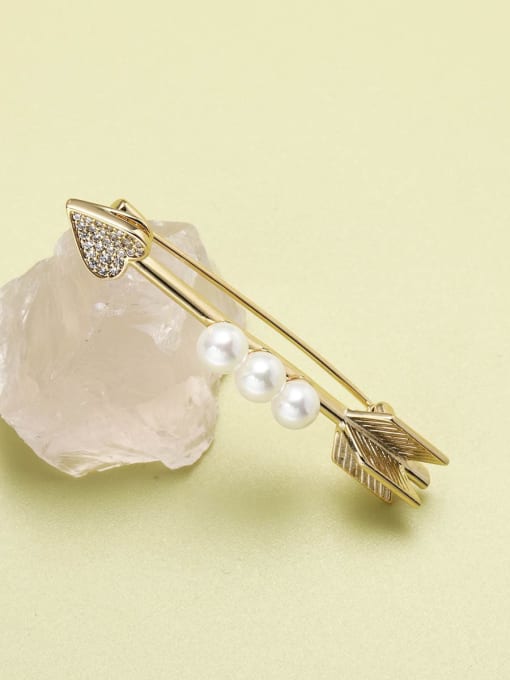 Gold Brass Imitation Pearl White Minimalist Pins & Brooches