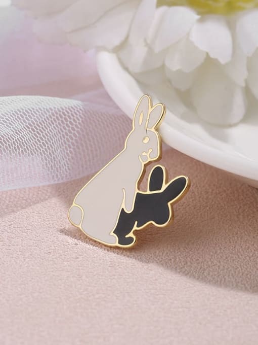 Lin Liang Rogue rabbit personality Brooch cute anti light buckle pin student badge jewelry female 0