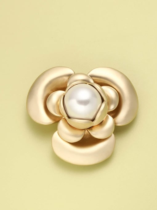 True gold Brass Flower Minimalist Pins & Brooches