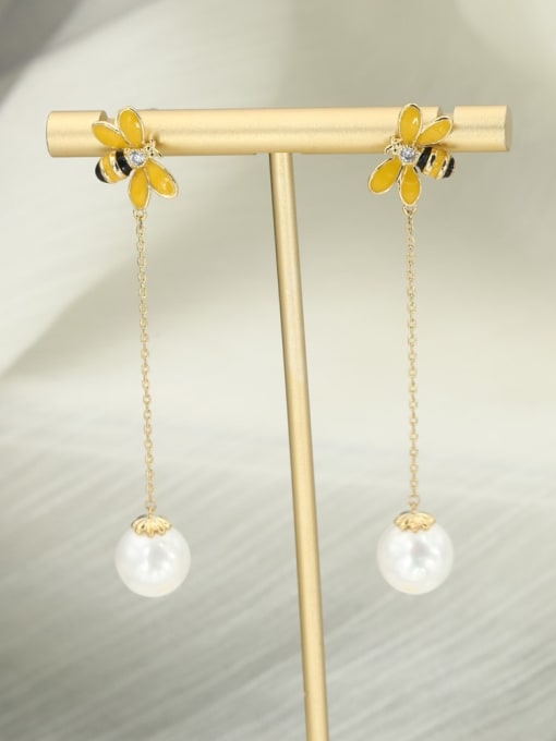 Golden wasp Brass Imitation Pearl White Tassel Classic Drop Earring