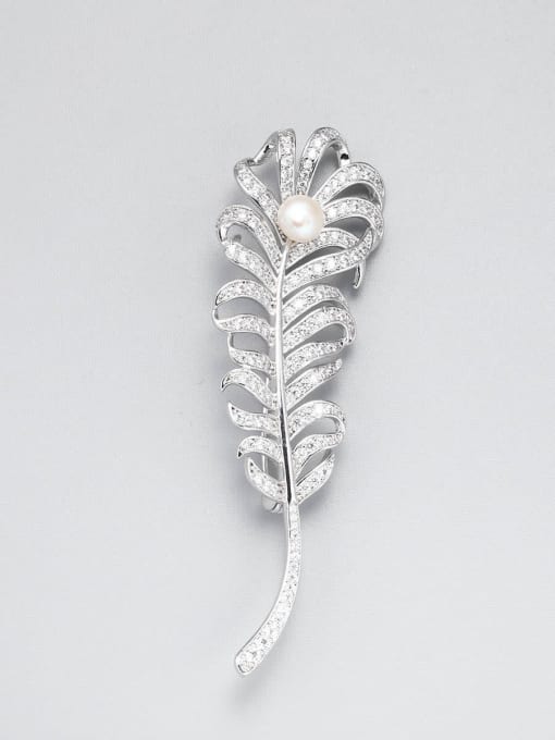 Lin Liang Brass Cubic Zirconia White Leaf Minimalist Pins & Brooches