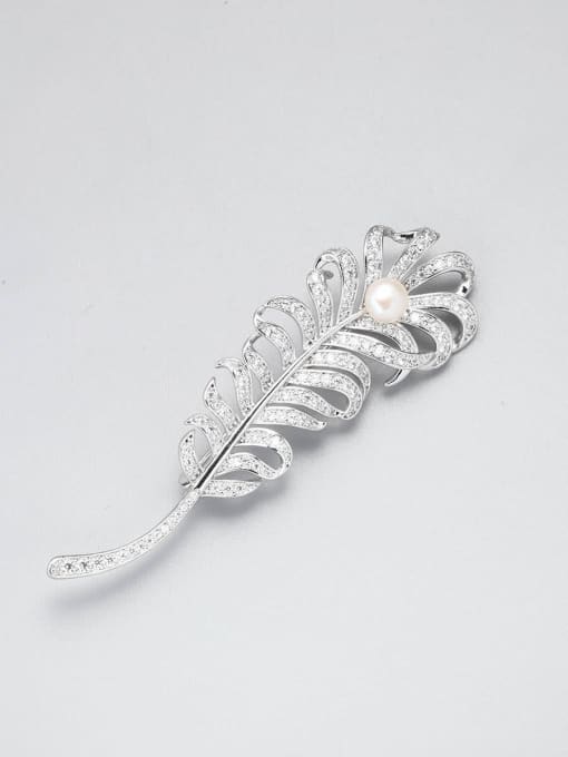 Lin Liang Brass Cubic Zirconia White Leaf Minimalist Pins & Brooches 1
