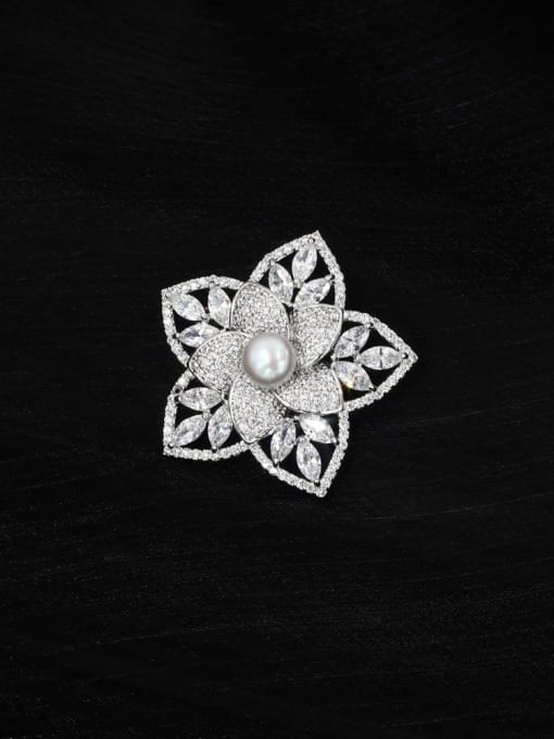 Lin Liang Brass Cubic Zirconia White Leaf Classic Brooch 0