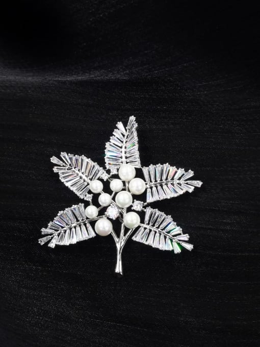 Lin Liang Brass Cubic Zirconia White Leaf Classic Brooch