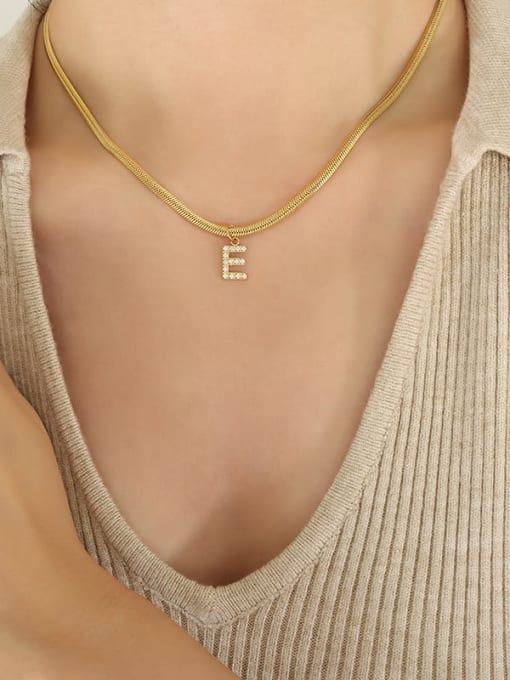 P1288 E Letter Gold Titanium Steel Cubic Zirconia Letter Vintage Necklace