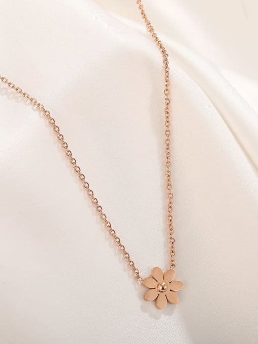 K67 Little Daisy Necklace Rose Titanium Steel Flower Minimalist Necklace