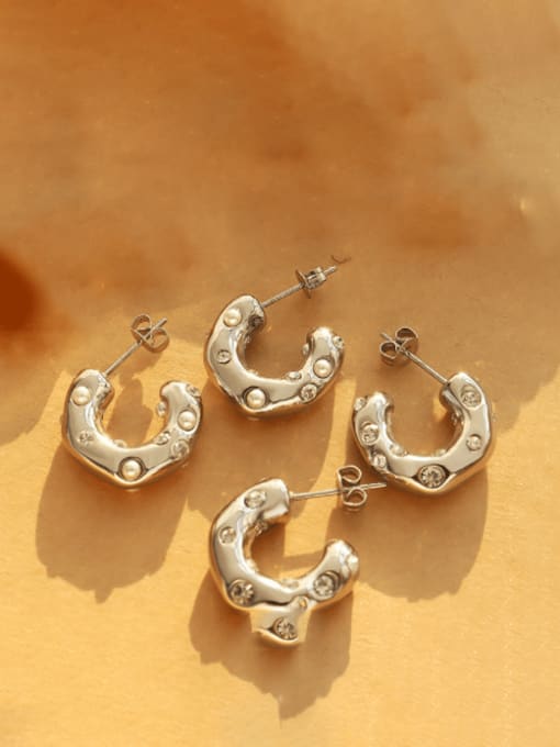 MAKA Titanium Steel Imitation Pearl Geometric Vintage Stud Earring 3