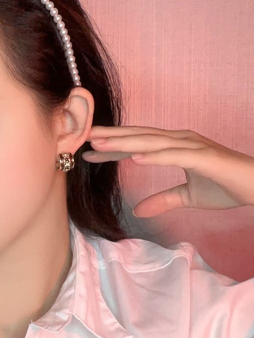 Clioro Brass Enamel Flower Vintage Stud Earring 1
