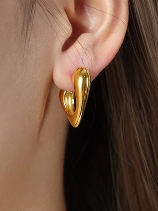 F1060 Gold Titanium Steel Heart Hip Hop Huggie Earring