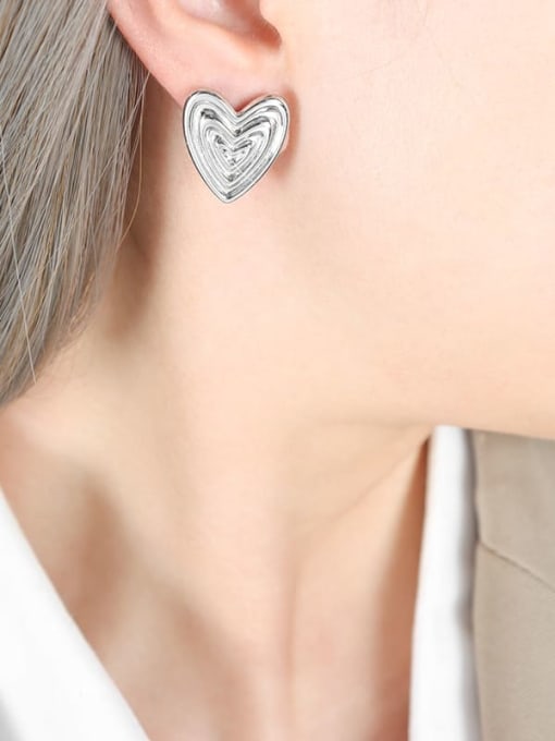 F750 Steel Earrings Titanium Steel Heart Trend Stud Earring