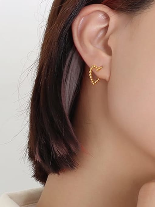 F524 pair of gold earrings Titanium Steel Heart Minimalist Stud Earring
