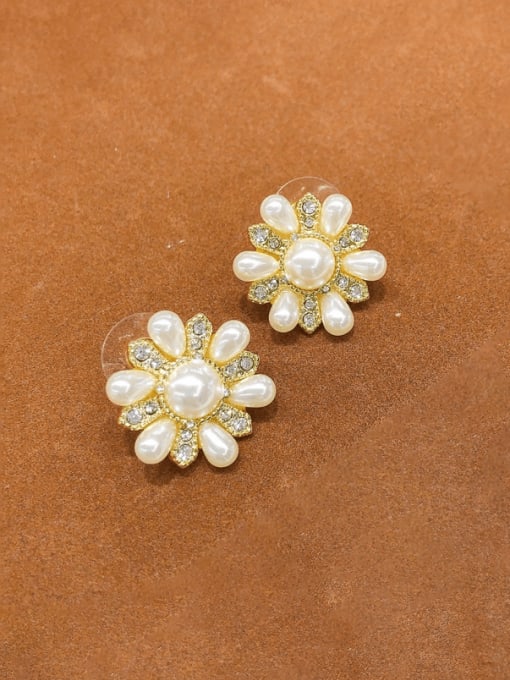 Clioro Brass Imitation Pearl Flower Minimalist Stud Earring 0