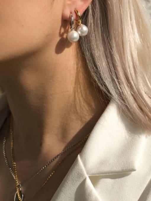 J&D Stainless steel Imitation Pearl Geometric Trend Huggie Earring 1