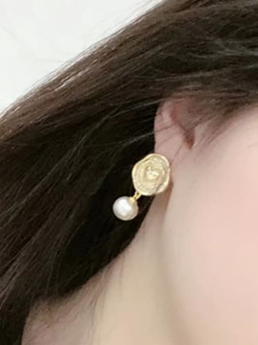 Clioro Brass Imitation Pearl Flower Vintage Drop Earring 1
