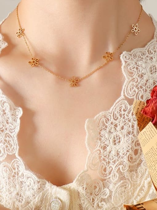 P714 gold necklace 40 +5cm Titanium Steel Minimalist Hollow Flower Necklace