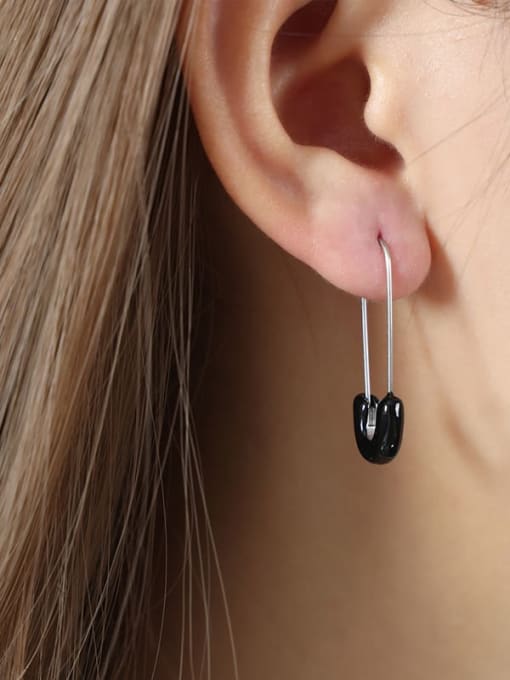 F984 Black Glazed Steel Ear Damage Titanium Steel Enamel Geometric Trend Stud Earring