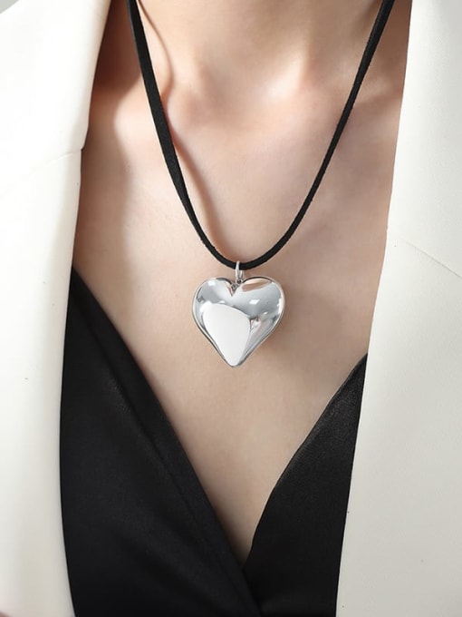 MAKA Titanium Steel Heart Trend Necklace 1