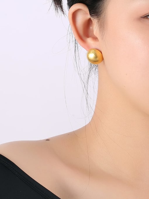 Clioro Brass Geometric Minimalist Stud Earring 1