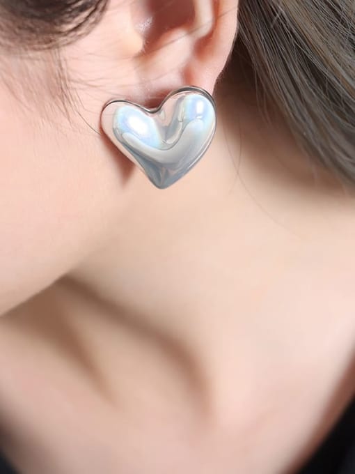 MAKA Titanium Steel Resin Heart Trend Stud Earring 1