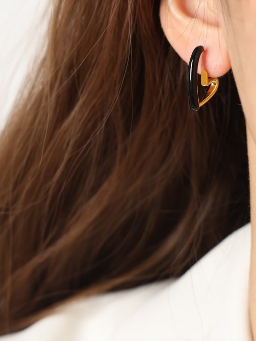 F1113 Heart shaped black glazed earrings Titanium Steel Enamel Geometric Minimalist Huggie Earring