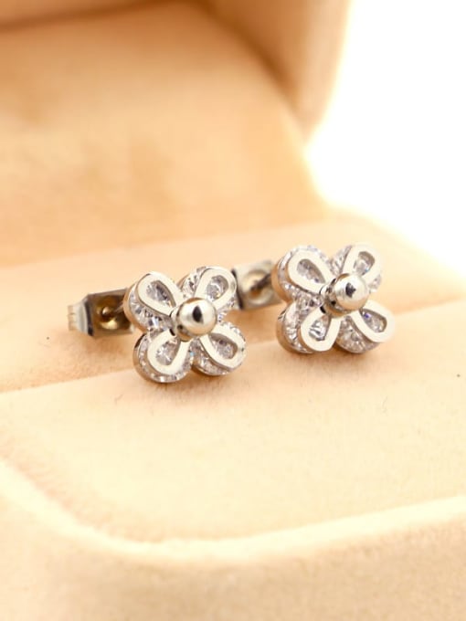 K.Love Titanium Flower Dainty Stud Earring 3