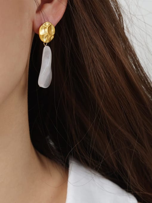 F178 Gold Round White Earrings Titanium Steel Resin Geometric Trend Stud Earring