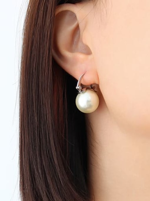 F369 white pearl earrings steel Titanium Steel Imitation Pearl Geometric Vintage Huggie Earring