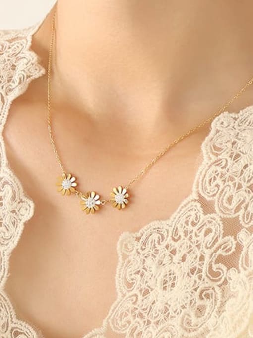 Gold necklace 40 +5cm Titanium Steel Rhinestone Flower Vintage Necklace