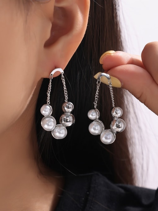 MAKA Stainless steel Imitation Pearl Geometric Hip Hop Huggie Earring 1