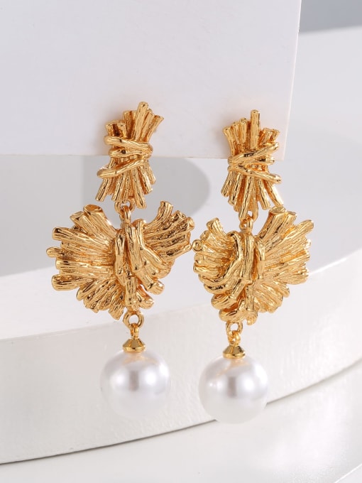 H02130 Gold Brass Imitation Pearl Flower Trend Stud Earring