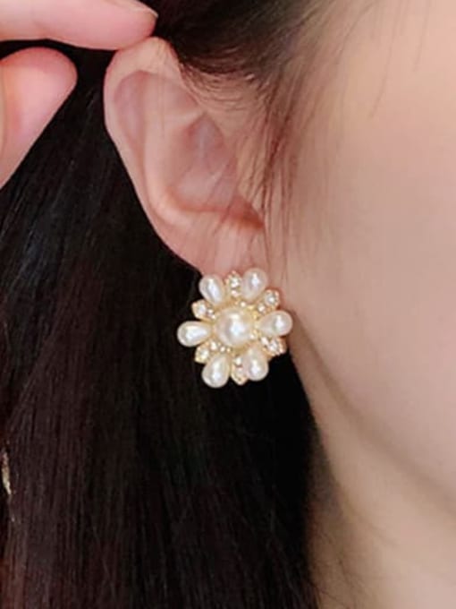 Clioro Brass Imitation Pearl Flower Minimalist Stud Earring 1