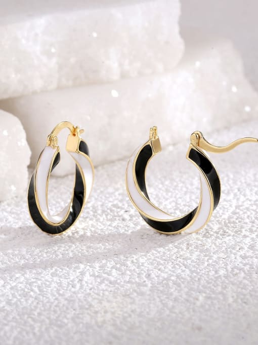 H01620 Gold Brass Enamel Round Trend Hoop Earring