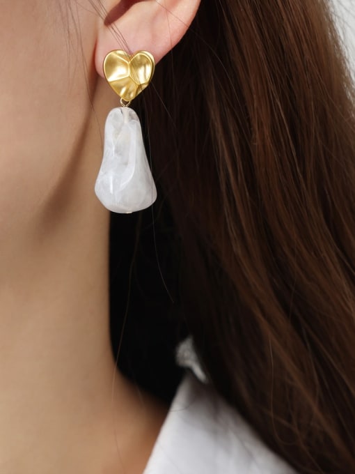 F179 Gold Heart White Earrings Titanium Steel Resin Geometric Trend Stud Earring