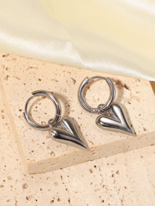 JDE201823 2 Stainless steel Heart Minimalist Huggie Earring