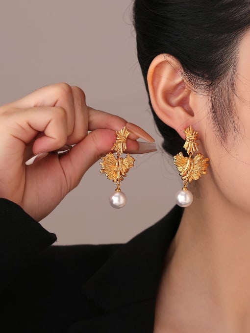 Clioro Brass Imitation Pearl Flower Trend Stud Earring 1