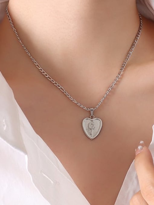 P278 steel peach heart  40+ 5cm Titanium Steel Heart Vintage Flower Pendant Necklace