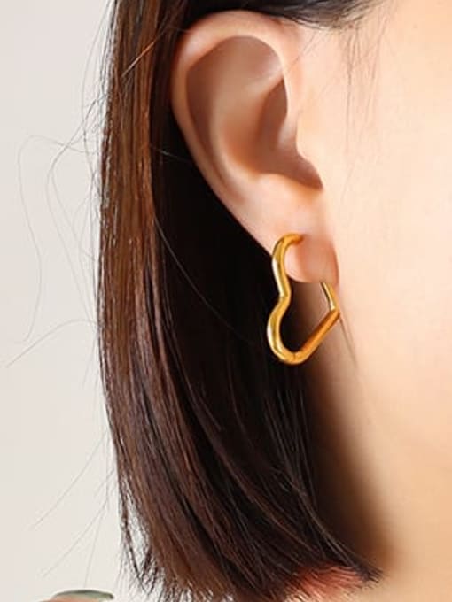 F616 gold Peach Heart Earrings Titanium Steel Hollow Geometric Vintage Huggie Earring