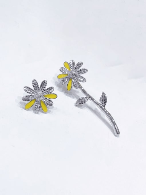 Clioro Brass Enamel Flower Vintage Stud Earring 2